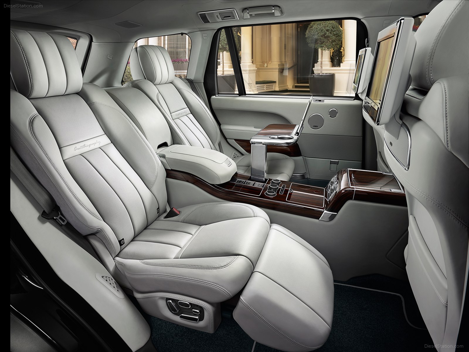 Land Rover Range Rover SV Autobiography 2016 Land Rover Range Rover SV Autobiography 2016